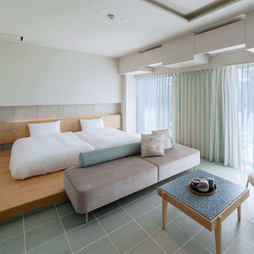 ecomfort（エコンフォート）さんのインスタグラム写真 - (ecomfort（エコンフォート）Instagram)「６月9日夜、テレビ東京 「ガイアの夜明け」に登場の 愛媛県西条市にある ITOMACHI HOTEL 0。  使う電気は自分たちで創る 日本初のゼロエネルギーホテルです。  電気を使わず、お水だけの サステナブル清掃を実現する MQ・Duotexをホテルの 清掃システムとして 取り入れてくださっています。  愛媛に訪れる際は、 ぜひITOMACHI HOTEL 0に 宿泊して、エネルギー0を 体感してみてください。 #愛媛県西条市 #ホテル #サステナブル #泊まりたいホテル #ガイアの夜明け  關 純子（#セキジュンコ）」6月9日 22時35分 - ecomfort_eoct