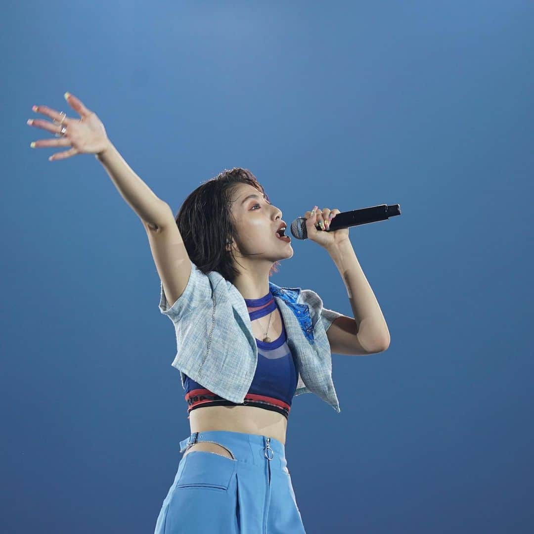 lolのインスタグラム：「『Da-iCE ARENA TOUR 2023 -SCENE-』 オープニングアクトで出演させていただいております！ 次は 7月1日、2日【愛知】日本ガイシホール 皆さんに楽しんで頂けるように全力で頑張ります！  そんな私たちですが、、  8月12日でデビュー8周年を迎えます！ 8周年を記念して、東京・大阪でライブ&トークイベントを開催！  * ⋆. ✨lol 8th Anniversary Party!!!✨ .⋆*  ただいまファンクラブ先行、チケット券売中！  ◆大阪公演 8月13日(日) 1部 開場15:00/開演15:30 2部 開場18:00/開演18:30  ◆東京公演 8月14日(月) 1部 開場15:00/開演15:30 2部 開場18:00/開演18:30  詳細はlolオフィシャルサイトまたはハイライトへ！  #lol #エルオーエル」