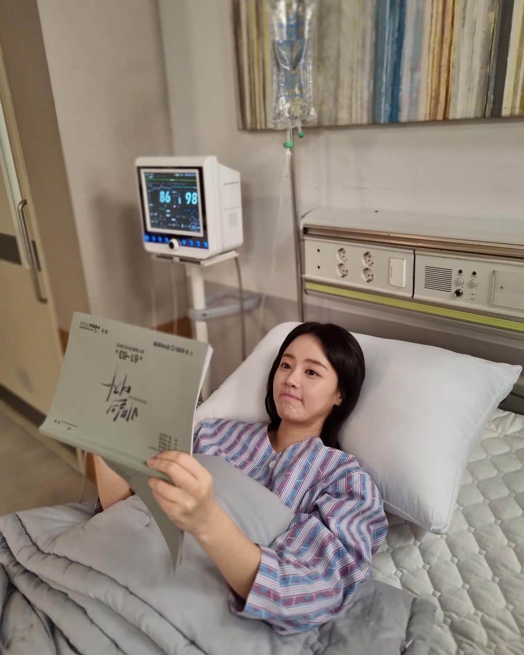 シン・ゴウンのインスタグラム：「get up  #나는누규인가 #겨린이인가세울이인가」