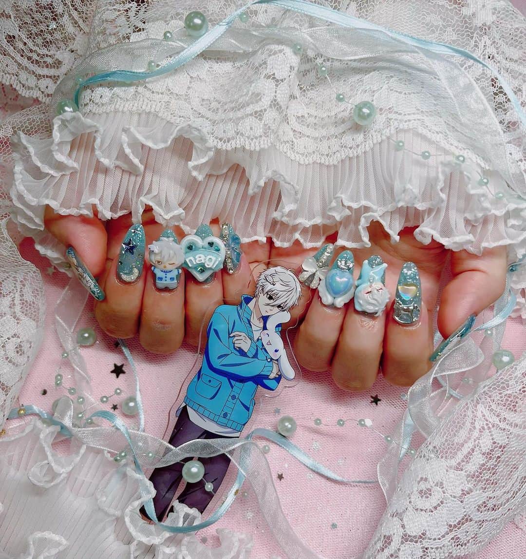 涼宮琴音のインスタグラム：「今月のネイル💅🩵 #ブルーロック #ブルロ #ネイル #痛ネイル  #ブルロネイル  #凪誠士郎  #シナモロール  #渋谷 @pomynail_shibuya」