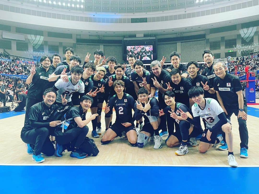 山内晶大さんのインスタグラム写真 - (山内晶大Instagram)「. . . VNL 2023 Nagoya round 🇷🇸🇯🇵 2勝目✌️ . . . #龍神nippon  #Japan #Serbia」6月9日 23時36分 - akihiroooo1130