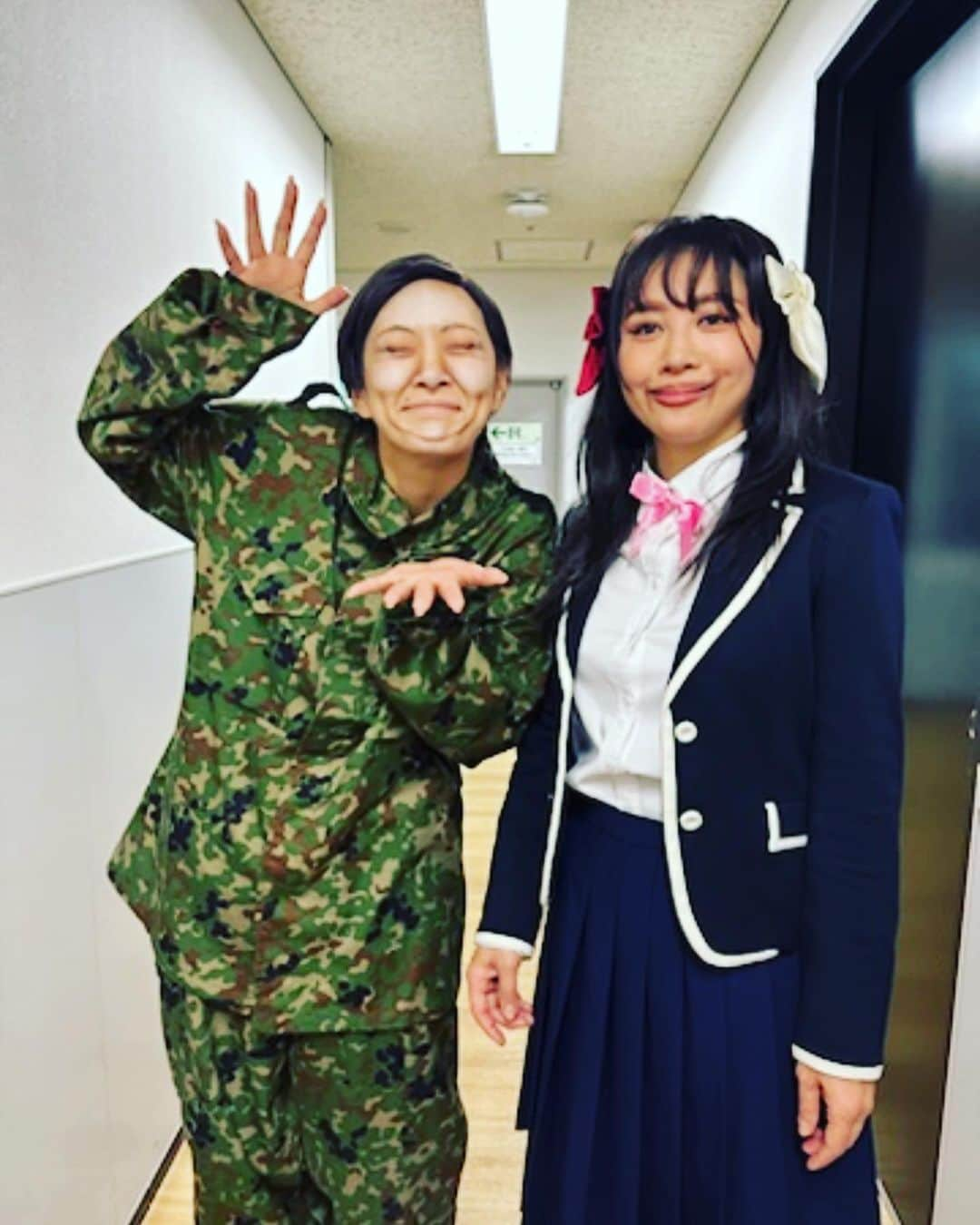 ミラクルひかるさんのインスタグラム写真 - (ミラクルひかるInstagram)「『誰もやっていないモノマネ選手権第二弾』。 　　　必ず出来る！と信じて 渋谷凪咲さんどうにかこうにかモノマネさせて頂きました。ちゃし！（テープで目を釣り上げたのはモノマネ6割エイジングケア4割だお） #水曜日のダウンタウン につけても、他のプロものまね師がテーマに沿って急ぎでモノマネを仕上げる姿はやはり何度みても面白すぎて💦愛らしくってたまりまへん！  　PS.キンタローちゃんの『あのちゃんモノマネ』を見ている時、隣で松村さんが、『うぅ〜んいいねー💨ー』💨と鼻息あらくなってらっしゃいました。🍻#ミラクルひかる」6月9日 23時57分 - miracle_hikaru_official