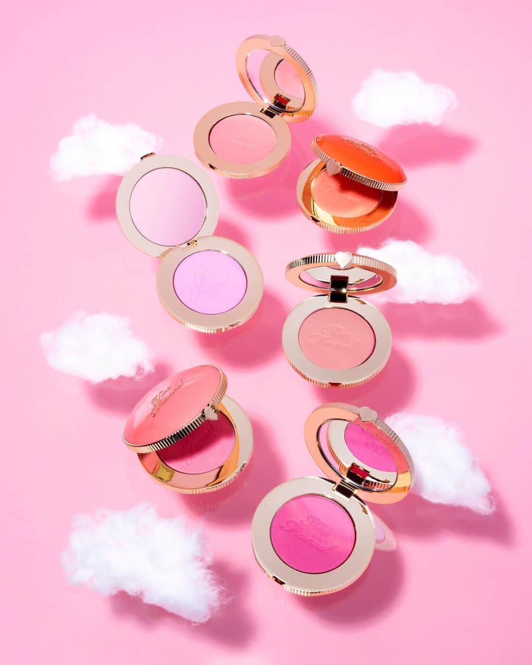 Too Facedさんのインスタグラム写真 - (Too FacedInstagram)「loving this Cloud Crush Blush moment ✨🥰💖 Shop all shades now from toofaced.com! Tap to shop! #toofaced #tfcrueltyfree」6月10日 0時05分 - toofaced