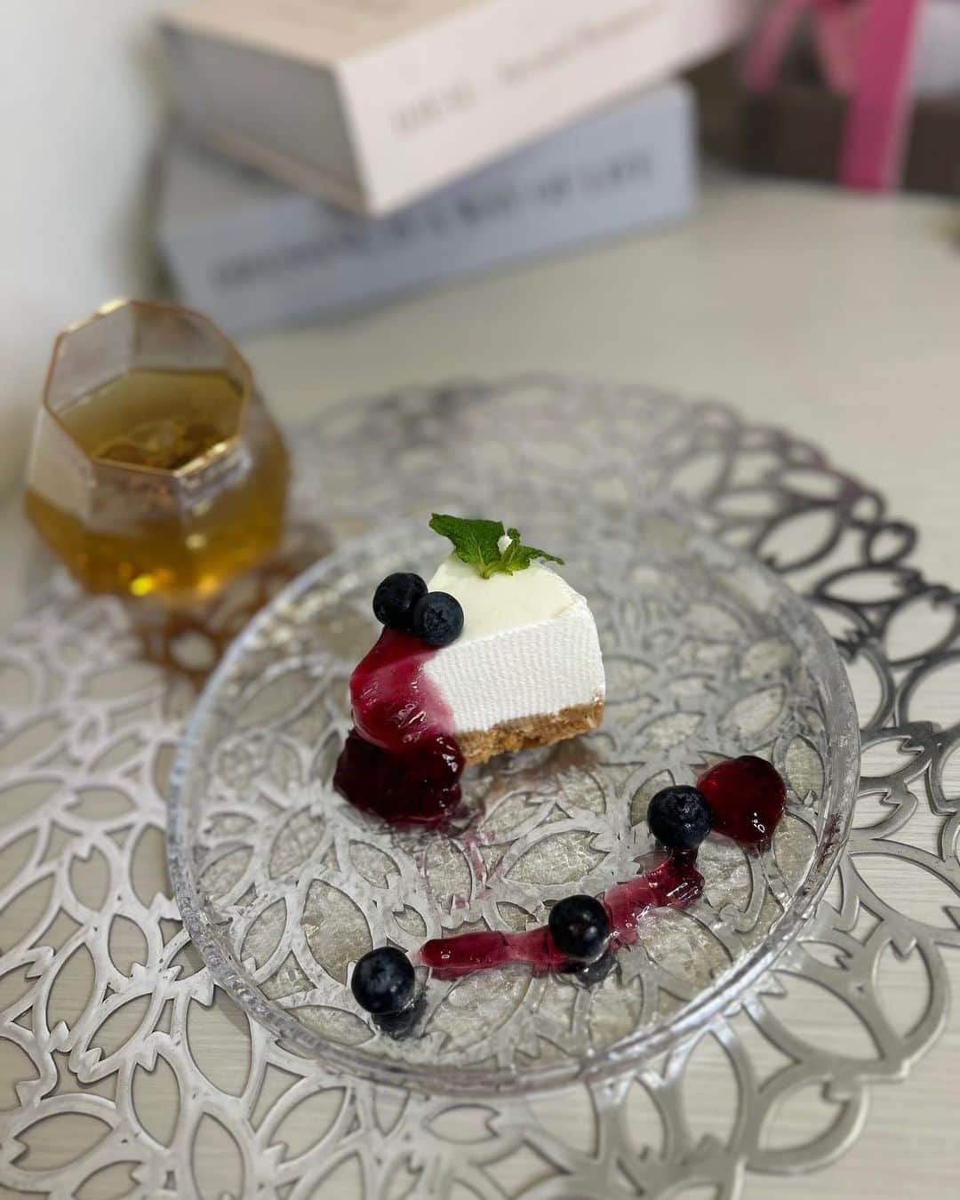 太田理恵のインスタグラム：「お菓子作りは普段あんまりしないけど、レアチーズケーキ作ってみた🫶  #今日のおやつ　#レアチーズケーキ　#お菓子作り #ケーキ作り」