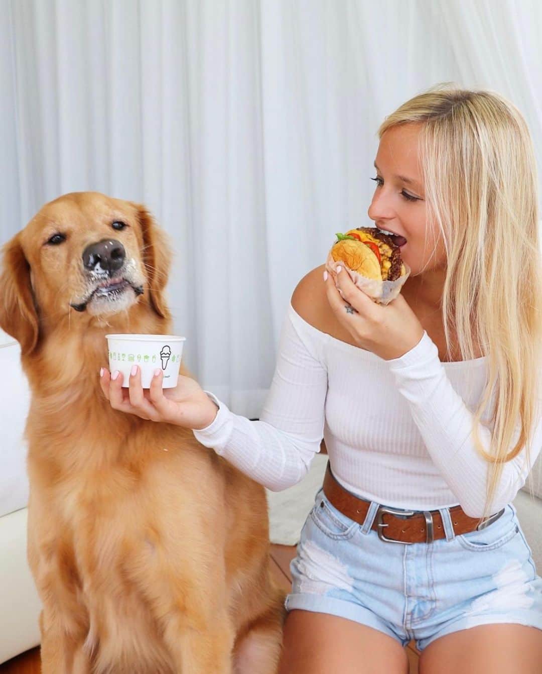 SHAKE SHACKさんのインスタグラム写真 - (SHAKE SHACKInstagram)「Treat yourself and ...