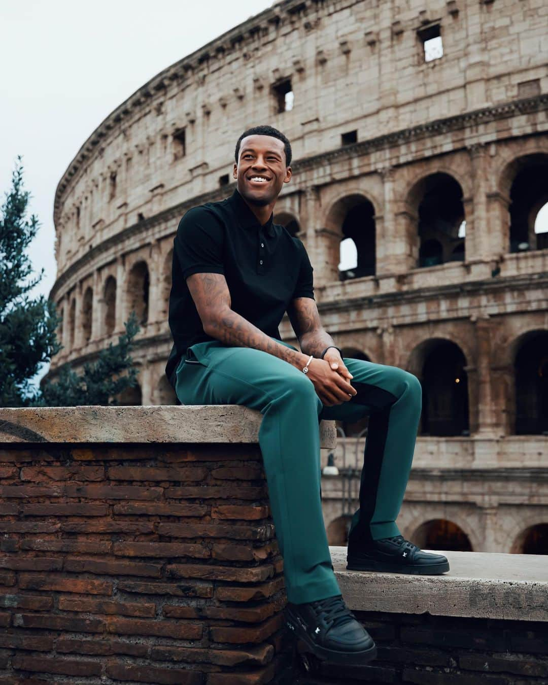 ジョルジニオ・ワイナルドゥムのインスタグラム：「Enjoyed a few days off in Rome before I join the Dutch team for the #nationsleague🔸🦁」