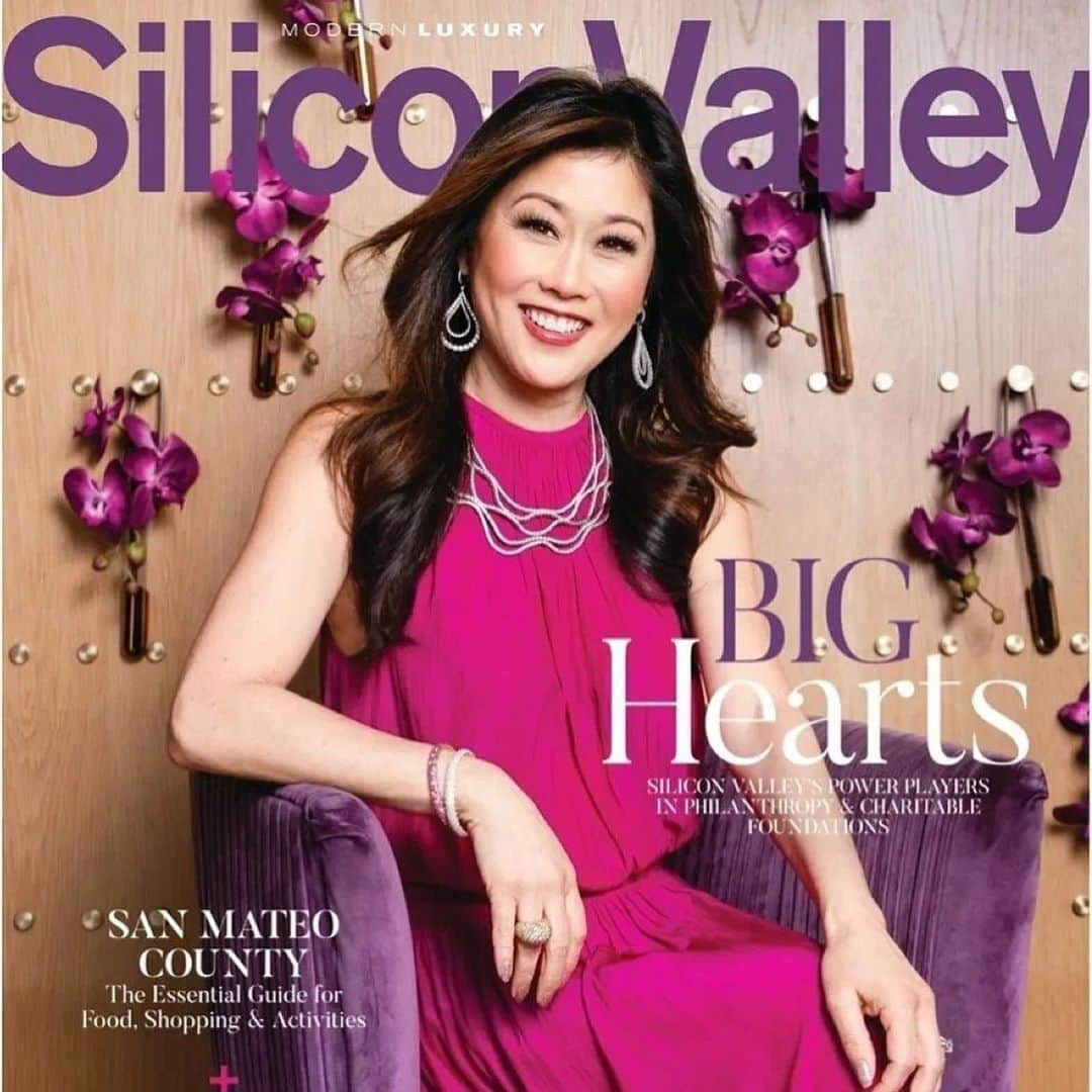 クリスティー・ヤマグチのインスタグラム：「Repost from @theparkjames • Thank you @kristiyamaguchi for making our place look even more beautiful  Thank you @siliconvalleymag for using our spot for the photoshoot 📸  Photo 📸 : @tracyeastonphotography Styled by @apalmerincalifornia Hair: @chrisohny_mgmt Makeup: @stormalex  Jewelery by @gleimjewelers Photographed at @theparkjames   Many thanks: @michael.mccarthy11 | @autumnok | @sbires | @lyletanaka | @kristiyamaguchi  #kristiyamaguchi #boutiquehotel #flowerwall #photoshoot」