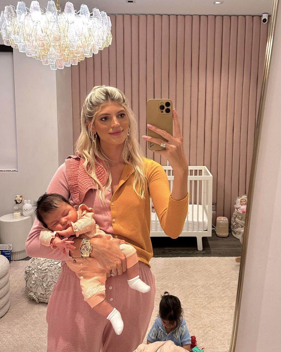 デヴォン・ウィンザーのインスタグラム：「2 under 2 🫣」