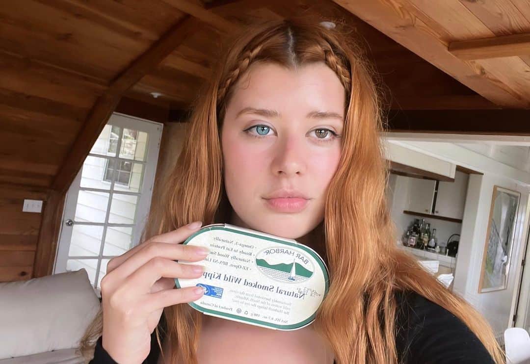 Sarahのインスタグラム：「I can’t stop eating sardines since I got back from Colombia」