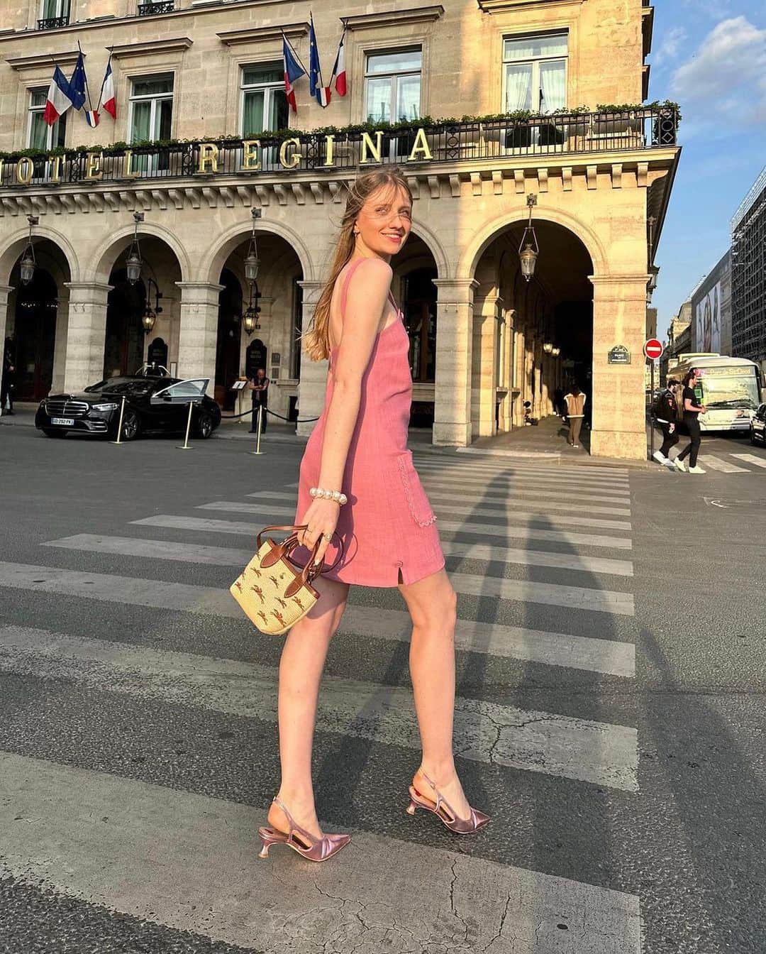 タラジャーモンのインスタグラム：「Think pink with @solene.gisele   #taragirls #summer #pinklover」