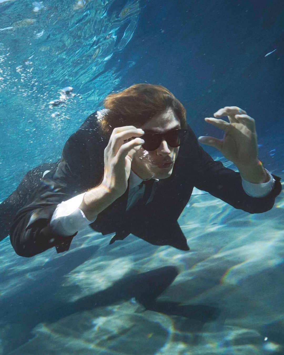 オリバーピープルズのインスタグラム：「Dapper in the depths. He wears Rorke. ⁠ ⁠ Photo: @tomcraig」