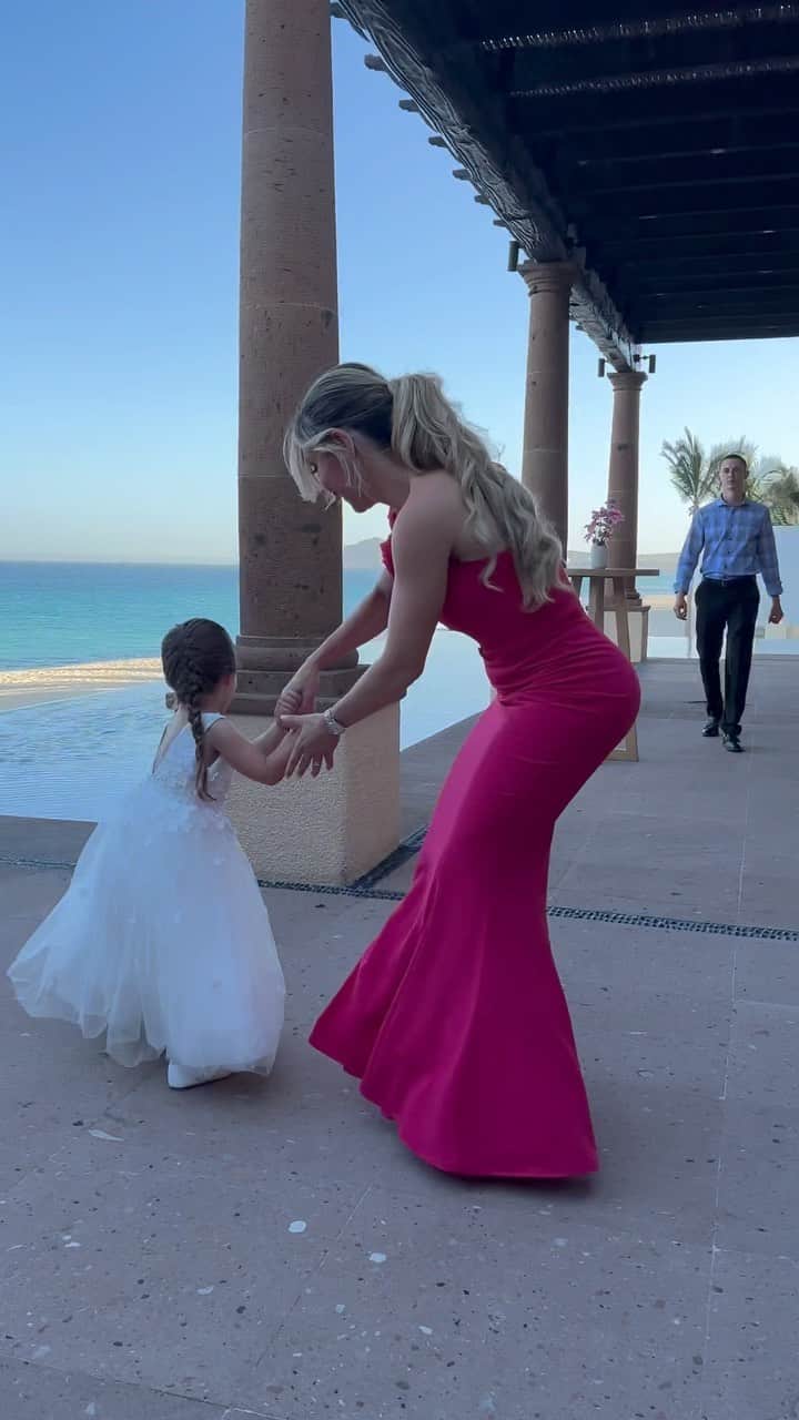 Paige Hathawayのインスタグラム：「In my Mom era and loving it! 🥹🙏🏼  #girlmom #happy #daughter #dance #wedding #ootd」