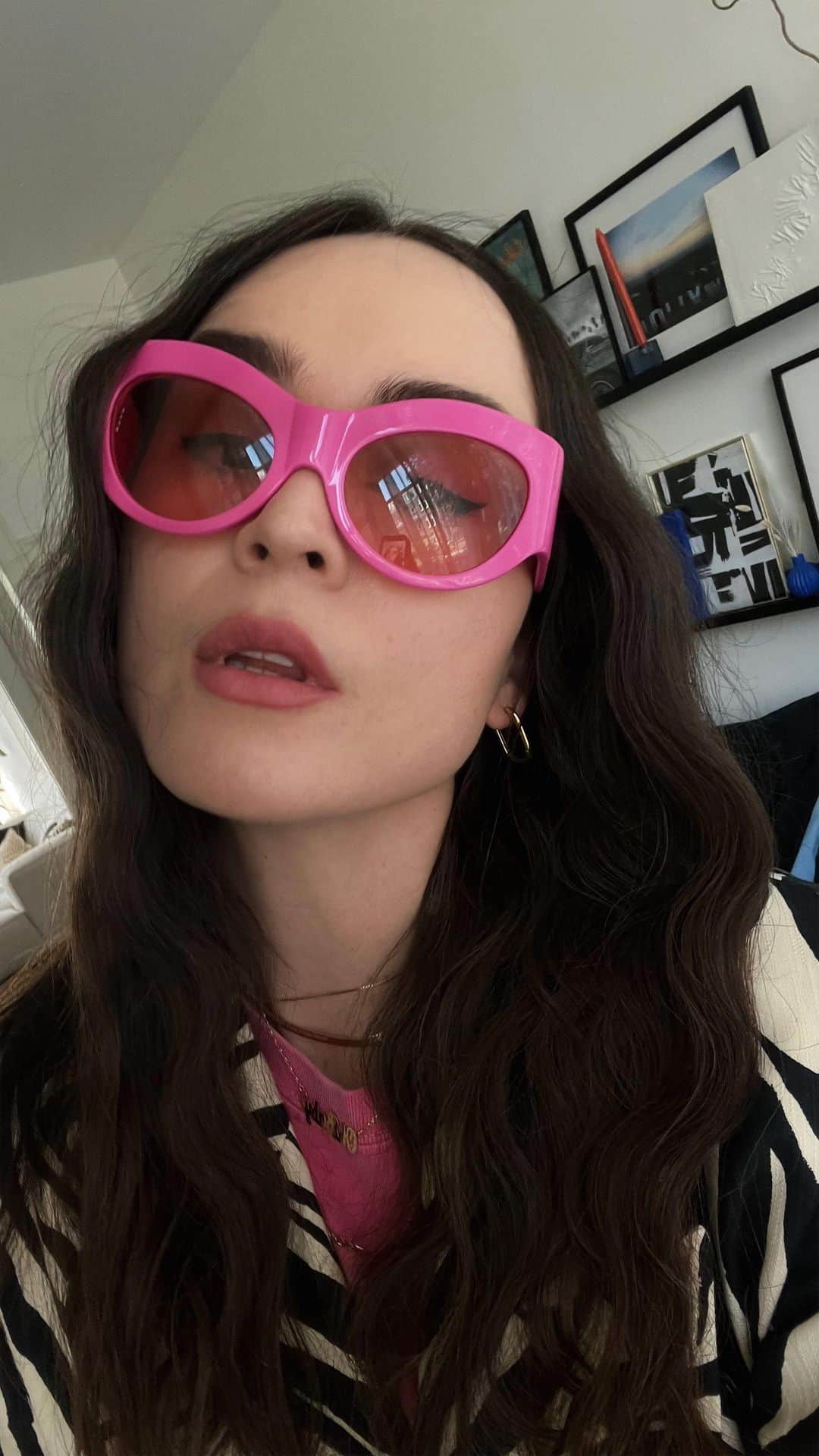 アンディー・トレスのインスタグラム：「Feeling all the Barbie y2k vibes with my new @ganni x @aceandtate Trixie sunnies and 💘😮‍💨👌🏼 [ Zebra suit by @editedofficial ] #GANNIXACEANDTATE」