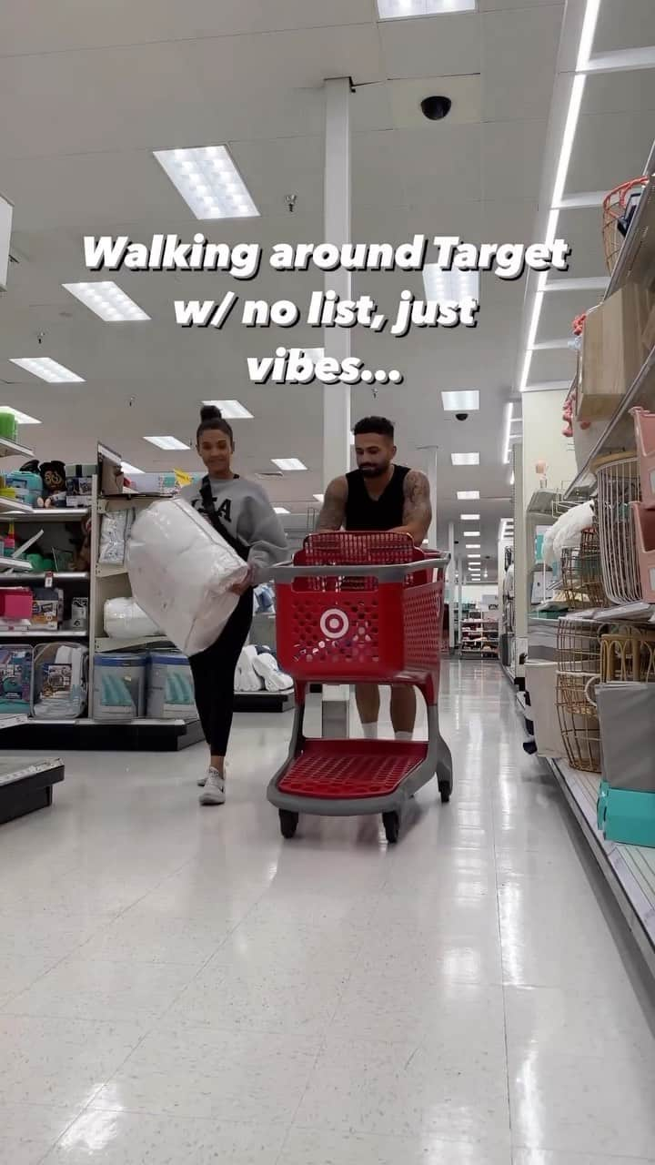 Targetのインスタグラム：「follow your cart 💕  #target #targetrun @joebronston」