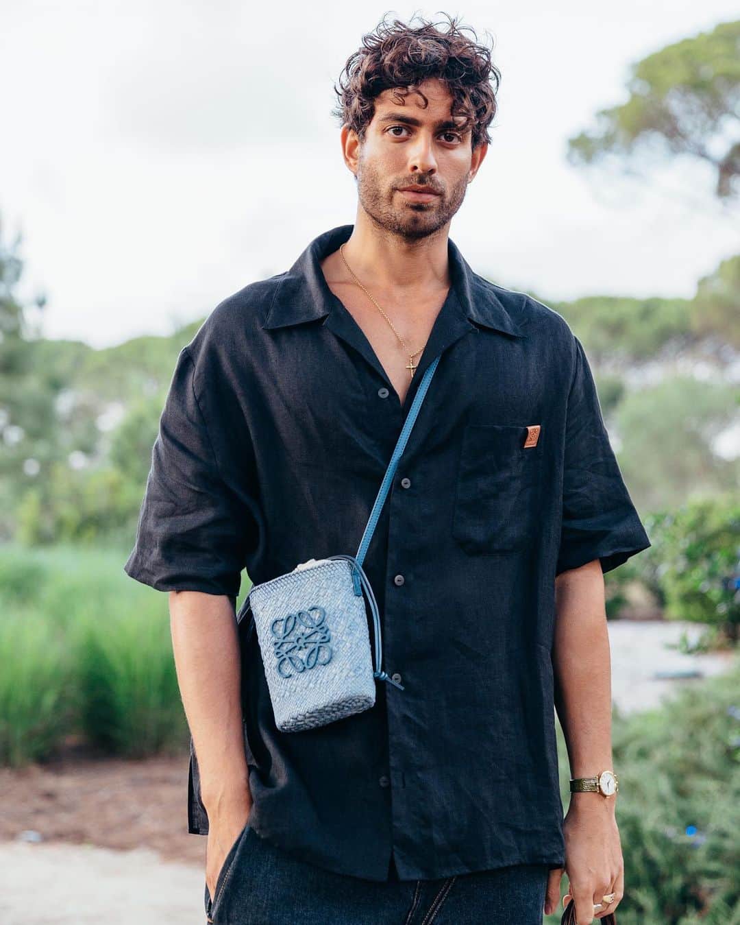 MR PORTERのインスタグラム：「Last night @mrporter & @loewe hosted a poolside party in Comporta, Portugal to celebrate the launch of #MRPORTERSummerStories.  Nestled amongst the trees, guests were transported to a bohemian-inspired pool party where they enjoyed local cuisine and cocktails before dancing under the stars.」