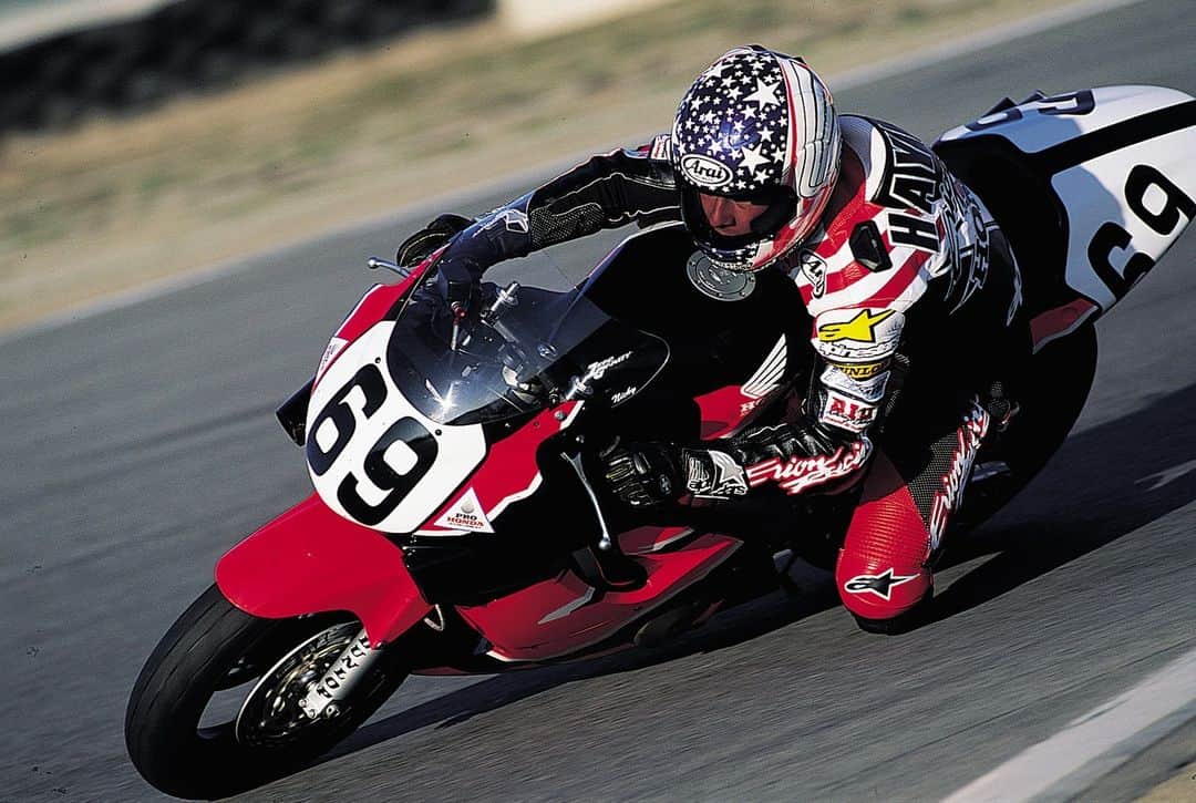 のインスタグラム：「It's June 9, which for road racing and dirt track fans means Nicky Hayden Day. We still miss the Kentucky Kid, although it seems like just yesterday that he was on his way to the 1999 AMA Supersport title, seven years before he became a MotoGP World Champion. #RideOnKentuckyKid」