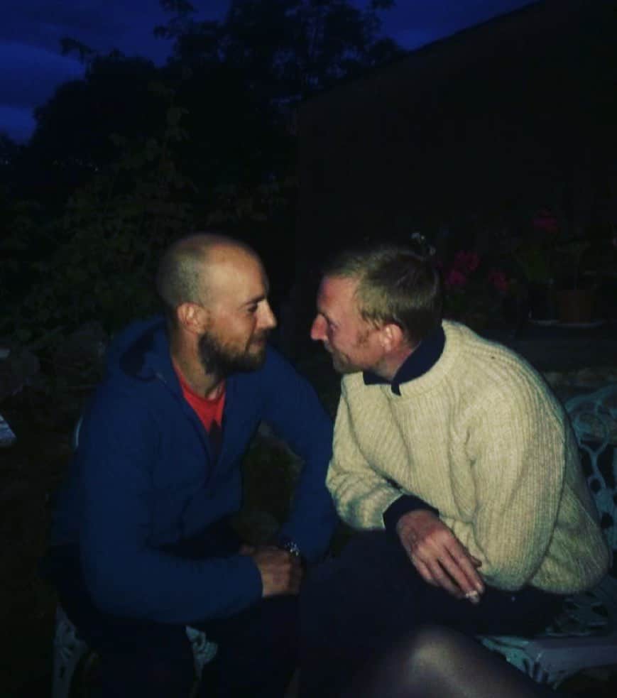 のインスタグラム：「Happiest 50th Birthday  To my dear old mate Al,  Here with my fella @thehaigh」