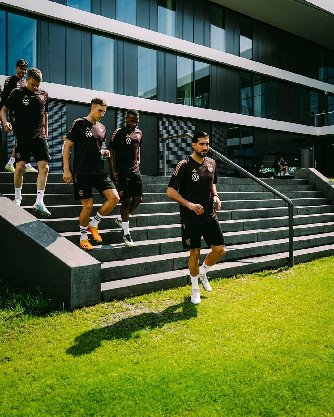 エムレ・カンのインスタグラム：「Feels good to be back 💪 @dfb_team」