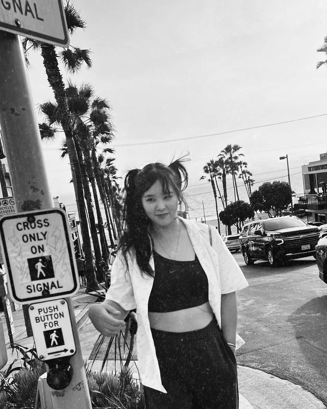 のインスタグラム：「_ 바닷가에선 정상적인 사진이 나올수없구나🌬️  #쿼카의LA여행」