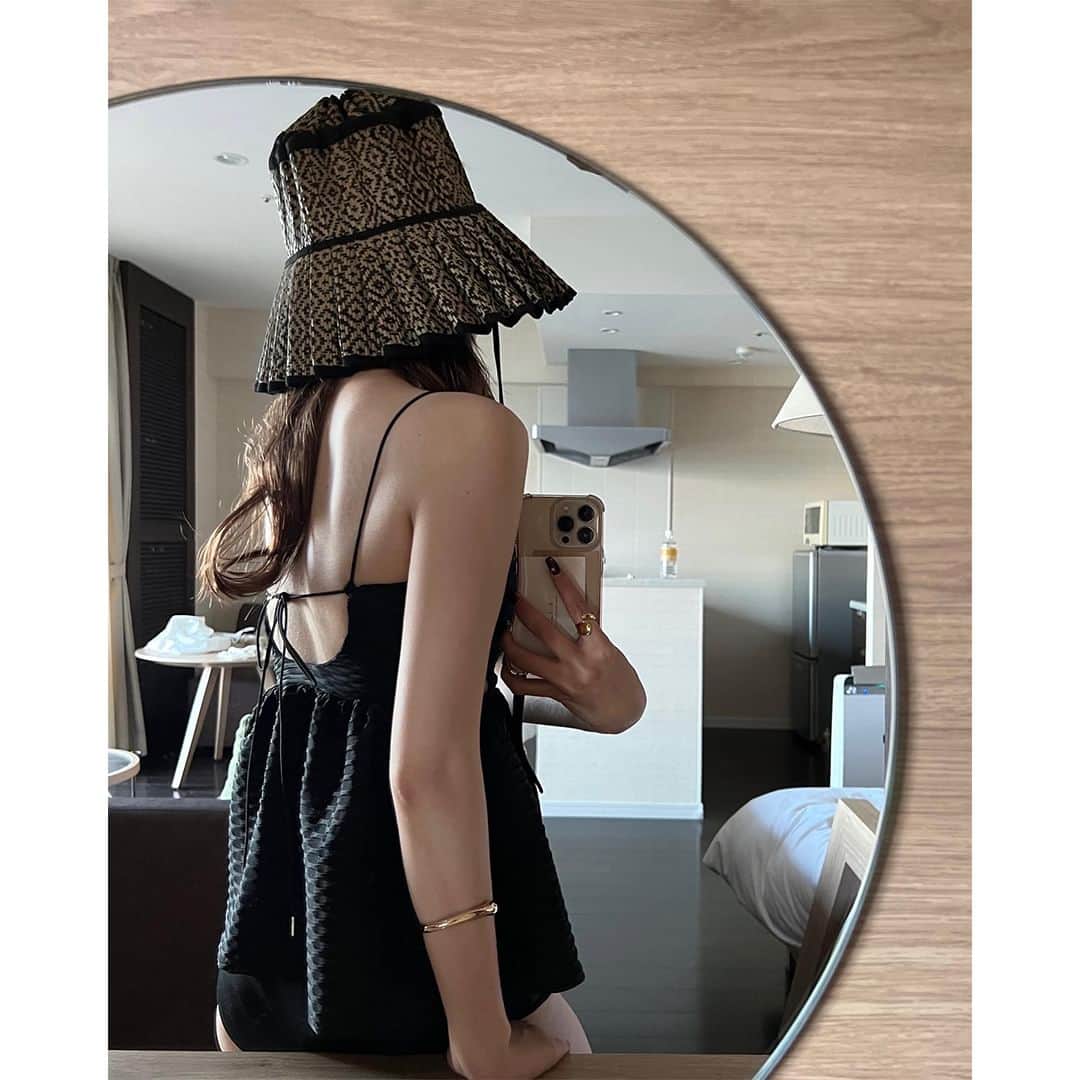 PATRA magazineさんのインスタグラム写真 - (PATRA magazineInstagram)「【おしゃれさんから学ぶ♡盛れる水着フォト👙】  一人でも友達とでも♡  これから増える水着フォトの盛れる撮り方を 今からおさえておこ💕  保存しておけば撮る時も安心だよ♪  ＼ thank you 🦢 ／ @emmay0405 / @treaturself_una @nami___grm / @nanamiio3 @__r_n_k_oo0 /@ykn__1220  今みんなの中で流行っている事やアイテムがあれば @patra__jp をタグ付けしてぜひ教えてね🔔  皆さんのすてきな投稿をぜひ紹介させてください！  #水着 #水着コーデ #水着フォト2023」6月10日 12時00分 - patra__jp