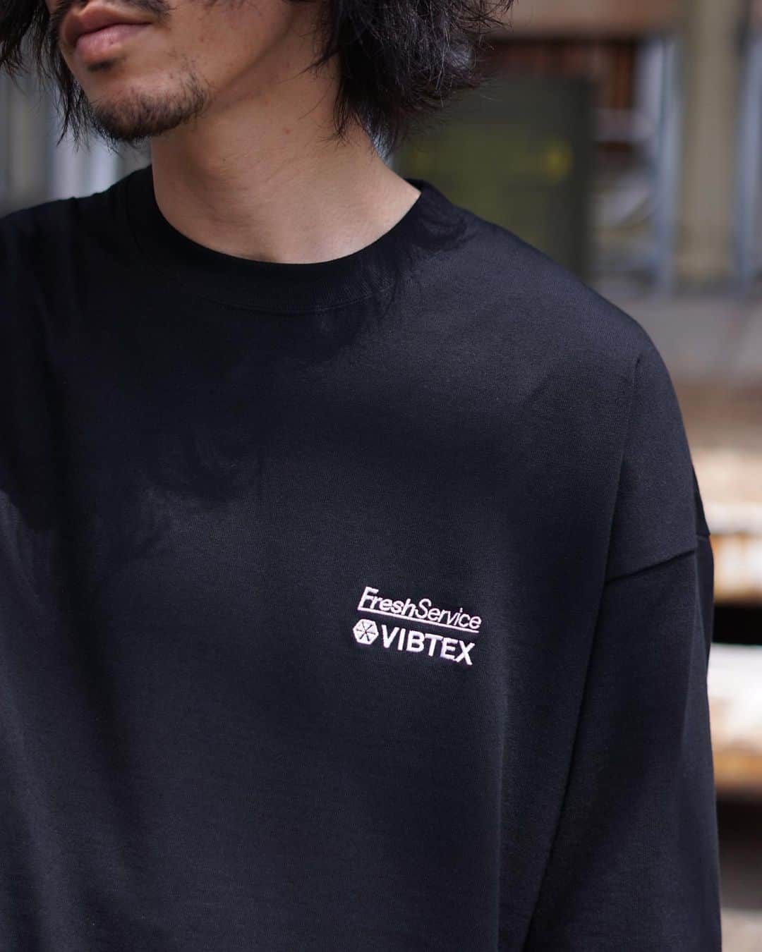 ARK STATESさんのインスタグラム写真 - (ARK STATESInstagram)「newarrival  FreshService VIBTEX for FreshService L/S CREW NECK TEE  ¥8,800  color ブラック ホワイト  ご注文、又は問い合わせはDMにてご連絡ください。 ------------------------------  ARK STATES/ARK VINTAGE  栃木県宇都宮市伝馬町1-17 1F TEL:028-688-8895 @arknets_official  #arkstates#fashion#styling #ファッション#arknets #栃木 #栃木セレクトショップ #宇都宮セレクトショップ #宇都宮#セレクトショップ #ユニオン通り#freshservice #フレッシュサービス #vibtexforfreshservice」6月10日 12時08分 - arkstates