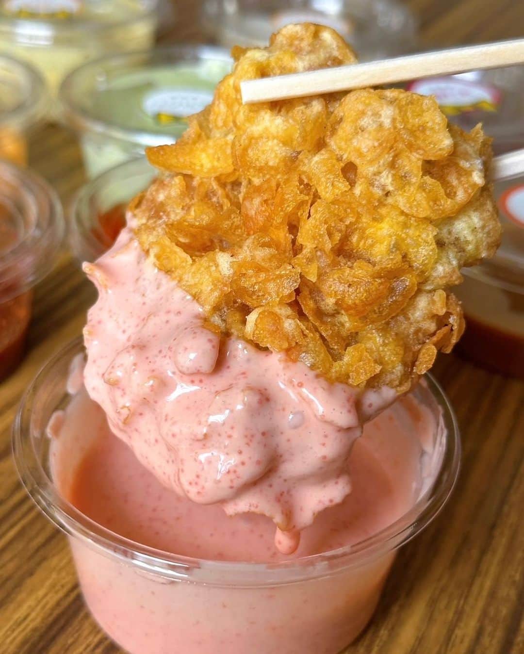 フォーリンデブさんのインスタグラム写真 (フォーリンデブInstagram)「【新感覚のから揚げ、爆誕！】 このたびフォーリンデブはっしー