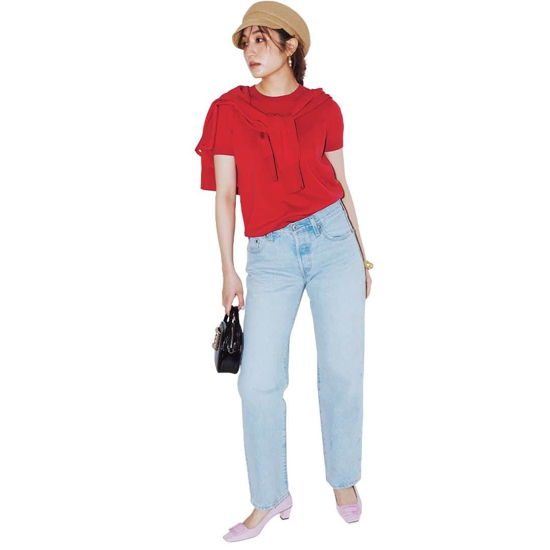 CLASSY公式さんのインスタグラム写真 - (CLASSY公式Instagram)「. ／⁠ 🌞このコーデを真似したいと思ったら、⁠ コメントに❤️をください！⁠ ＼⁠ .⁠  6月10日（土）、 ウォッシュの効いたブルーデニムは、 あえて女性らしく着こなすとコーデの幅が広がります。  トップスはTシャツよりもキレイ見えするアンサンブルニットが◎。  カラフルな配色と、ミニバッグやキャスケットを使った小物遊びは、 パリっぽさを後押しします。  カジュアルに着るだけが正解じゃない、 大人可愛いデニムコーデが完成です。 .⁠ 👗CREDIT👗⁠ デニムパンツ¥15,400(リーバイス®/リーバイ・ストラウス ジャパン)ニット¥13,200カーディガン¥17,600(ともにブルックス ブラザーズ/ブルックス ブラザーズジャパン)バッグ¥270,600 パンプス¥113,300(ともにロジェ ヴィヴィエ/ロジェ・ヴィヴィエ・ジャパン)帽子¥4,620(ビーミング by ビームス/ビーミングライフストア by ビームス ららぽーとTOKYO-BAY店)ピアス¥13,200 ブレスレット¥20,900(ともにワンエーアールバイウノアエレ/ウノアエレ ジャパン) .⁠ ⁠あなたの #今日の服装 を、 @classy_mag_insta にタグ付け⁠ または #classyフォト をつけて教えてください！⁠ ⁠⁠ 素敵な投稿はリポストやCLASSY.ONLINEで⁠ 紹介させていただく可能性がございます✨️⁠⁠ ⁠.⁠ #classymagazine⁠ #今日の服装⁠ #今日のコーデ #デニム  #リーバイス #リーバイス501 #アンサンブルニット #有末麻祐子」6月10日 6時00分 - classy_mag_insta