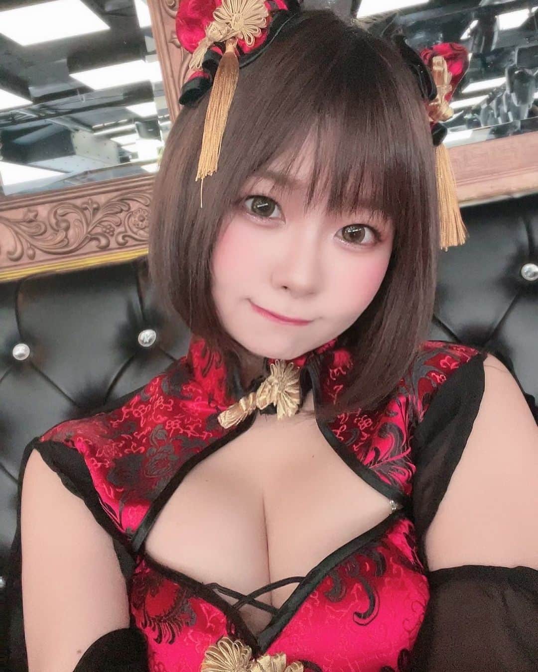 えれなのインスタグラム：「チャイナ服届きました！😍 めちゃんこ可愛くてお気に入り🫶  チャイナコスのえれなが 見れるのは１５日だよ🐼💓💓  . #バーレスク大阪#バーレスク大阪えれな  #バーレスク#バーレスク東京 #北新地#グラビア #ショートカット  #ショートヘア#ショートヘアー女子  #童顔女子#ロリ#衣装 #アイドル#チャイナ  #ロリ巨乳 #グラビア撮影 #ロリ顔 #大阪#梅田#ショートヘアー  #グラドル自撮り部 #童顔巨乳 #チャイナ服 #チャイナコスプレ  #burlesque#burlesqueosaka #burlesquetokyo#gravureidol  #gravure#japanesegirl」