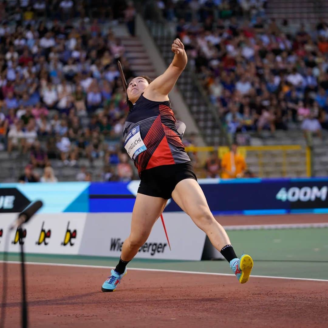 北口榛花のインスタグラム：「@giantbaby_paru 🇯🇵 won the javelin throw at the Diamond 💎 League in Paris with a throw of 65.09 🤩  📸 Matthew Quine」