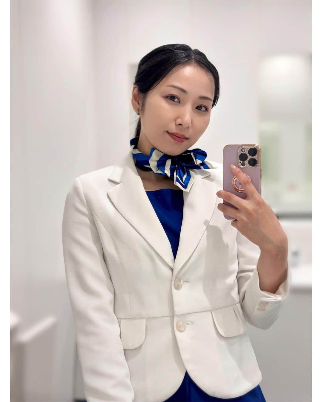 のインスタグラム：「連勤お疲れ様でした私🙂🎤✨  外苑前のフレンチジャポネーゼをペアリングで🥂 オーガニックワインが多い様子🍾 (写真には無いけど、もう2杯赤ワイン飲んでます🍷)  #司会 #mc #モデル #model #リポーター #ナレーター #reporter #ナレーション #スポーツmc  #イベント #イベントmc #神戸麻衣」