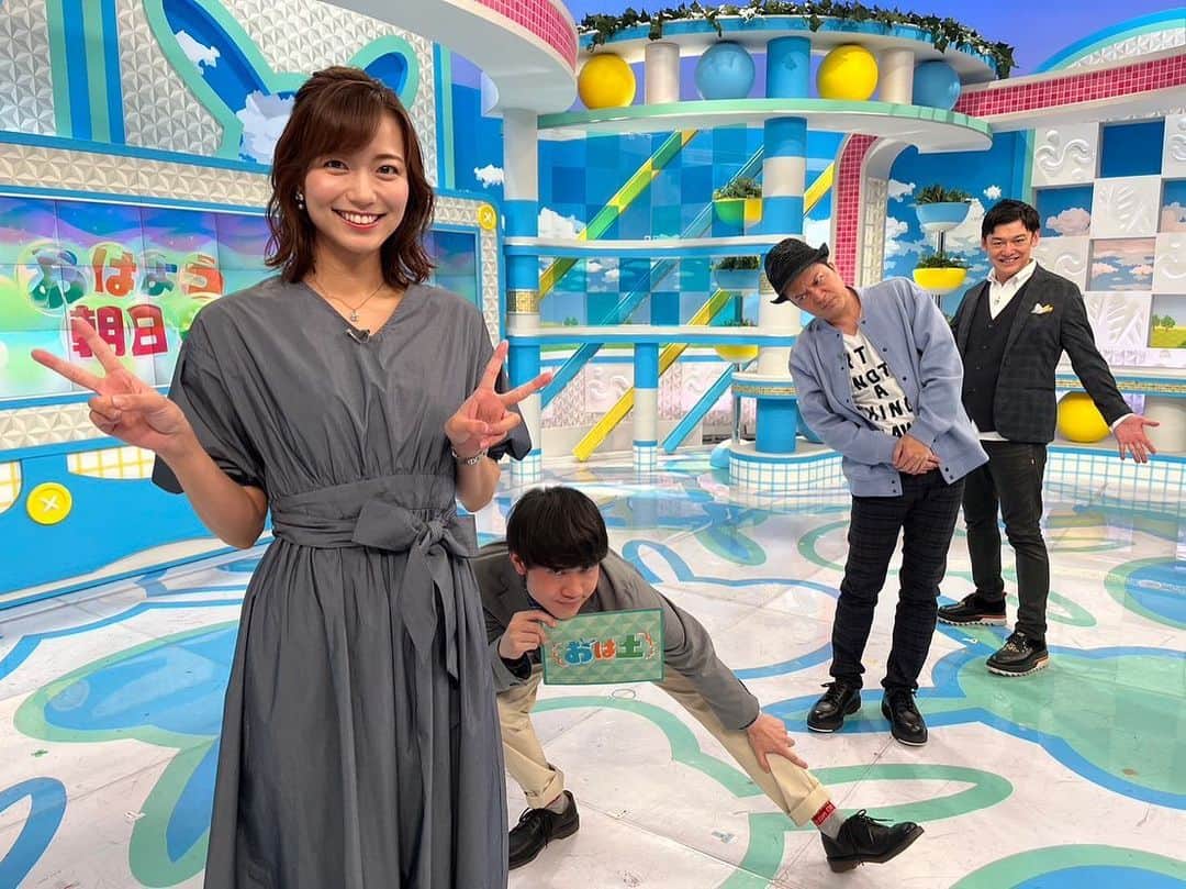 朝日放送「おはよう朝日土曜日です」のインスタグラム：「おは土始まりました お帰りが遅い方は雨具を🌂  #おは土#おはよう朝日土曜日です#ABCテレビ #シャンプーハット#恋さん#てつじ #北村真平#斎藤真美#ABCアナウンサー#佐藤悠#気象予報士」