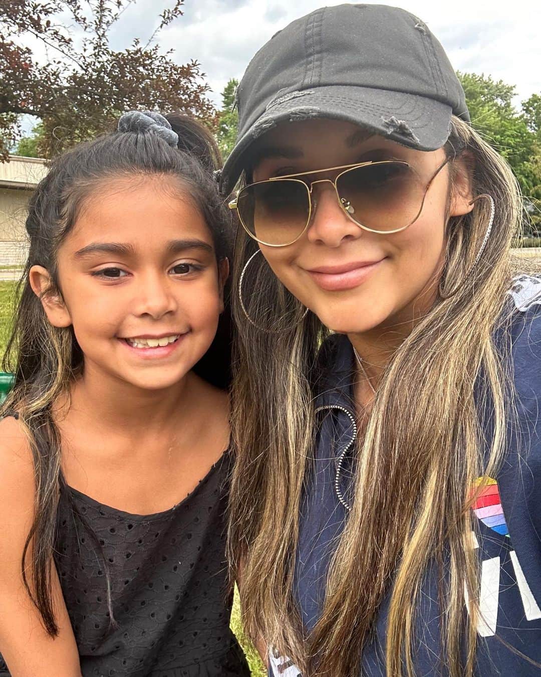 ニコール・ ポリッツィのインスタグラム：「So soooo blessed 🙏🏽 My baby girl’s school dance, my hunnie Lorenzo’s Championship game, and just my baby squishy happy with his shark. 🥰 #momlife」