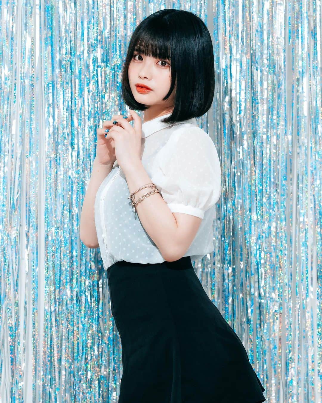 のインスタグラム：「おはよーございますこの時間に投稿するの日課になってきてる？  ・ ・  #cosplay #cosplaygirl #japanesegirl #japanesegirlmodel #japanesecosplayer #时装 #时装模特 #角色扮演 #動漫 #코스프레  #코스프레소녀 #粉我 #粉我时装 #自撮り女子 #selfie #自拍 #셀카 #셀카그램 #コスプレ #コスプレイヤー #ピアス #軟骨ピアス #ボブヘアー #ボブヘアアレンジ #黒髪ボブ #ヘアアレンジ #インダストリアル」
