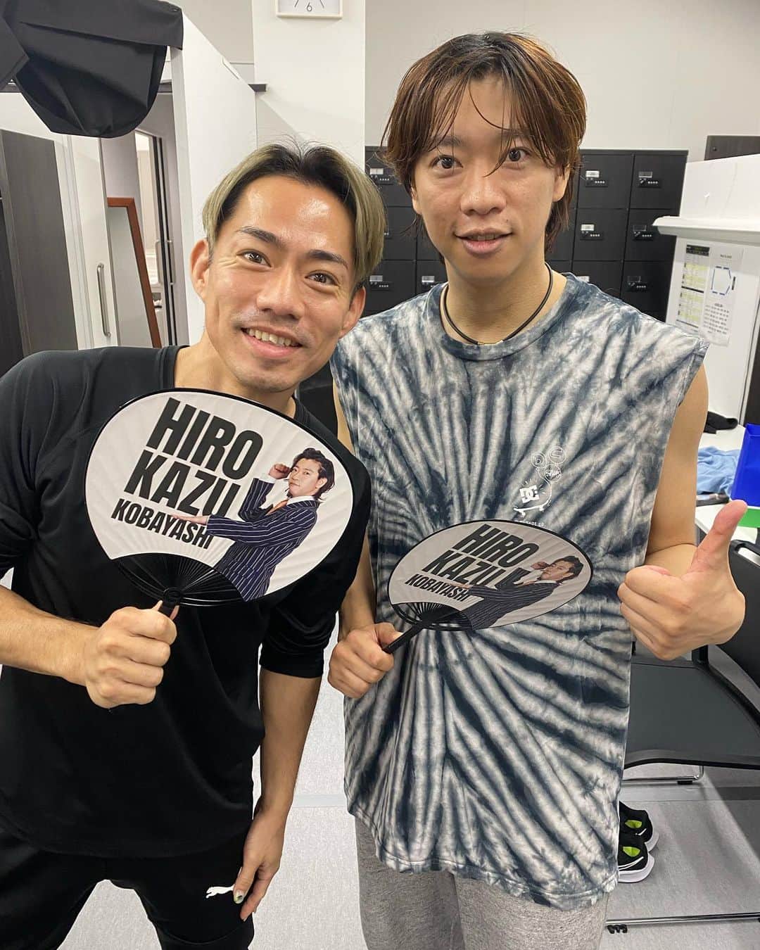 小林宏一のインスタグラム：「いよいよ佐賀公演始まります💪 チケットは16500枚sold out🥰 頑張ります💪 キャストの個人うちわも是非買って下さい🥺 #piw #佐賀 #佐賀公演」