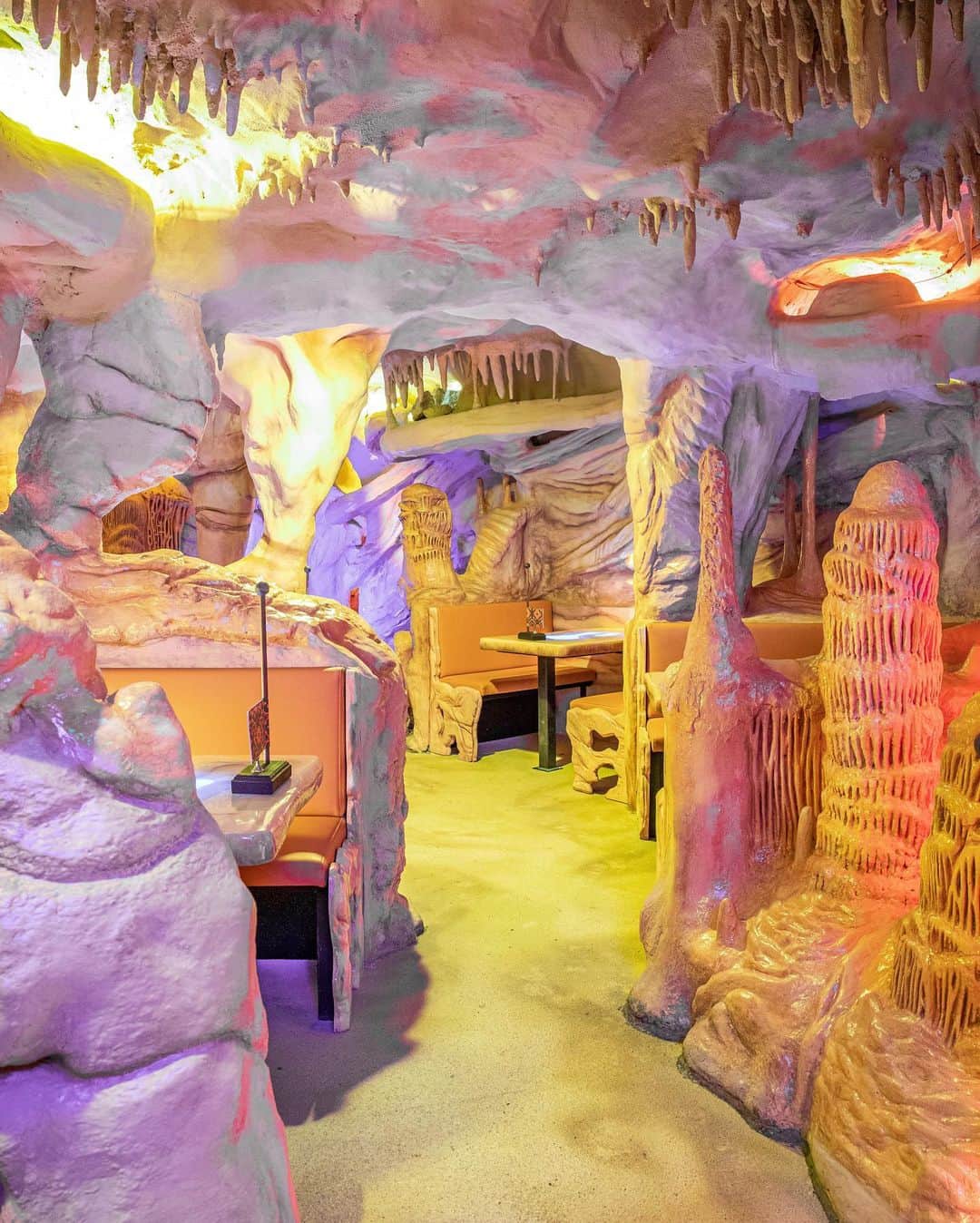 ニューヨーク・タイムズさんのインスタグラム写真 - (ニューヨーク・タイムズInstagram)「Casa Bonita, a beloved, and mocked, 56,000-square-foot Mexican restaurant in Colorado, went bankrupt during the pandemic. But now it has been rescued by the creators of “South Park,” Trey Parker and Matt Stone.  The duo spent $40 million to tear it down, to rebuild it and, they joke, to keep everything the same, except now sanitary. There is the refurbished cavern room, one of many themed dining areas. Cliff divers now practice their routines in a safer, much-improved pool area. They replicated the building’s proper shade of flamingo pink. Casa Bonita has the same 1970s vibe popular with kids, but with drastically improved food. The duo hired Dana Rodriguez, a James Beard-nominated chef, to run the kitchen, which churns out 200-gallon batches of mole daily.  Indeed, Casa Bonita, located in suburban Denver, returns as one of the biggest Mexican restaurants in the world. During the demolition phase, one cause of Casa Bonita’s subpar cuisine became clear. “There were no ovens, no range tops,” Stone said, adding “They steamed everything.” Local fans of Casa Bonita speak of the reopening as if the beloved “Orange Crush” Denver Broncos of 1977 had been revived from a cryogenic state. More than 100,000 potential customers have signed up on the restaurant’s website to make a reservation, Stone said.  Tap the link in our bio to read more about this fabled restaurant and what Parker and Stone have done to reclaim its former glory. Photos by @davidwilliamsphoto」6月10日 7時59分 - nytimes