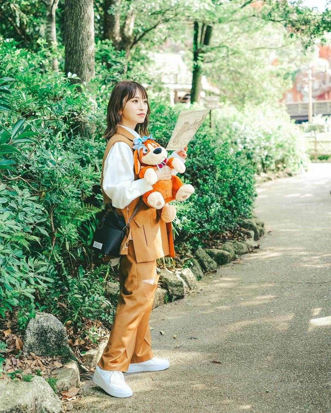 戸島花さんのインスタグラム写真 - (戸島花Instagram)「🗺️🌳🐶   @wasabi_photo01 がTwitterにたくさん載せてくれているので私はこちらに😙 静止画の自分好きじゃないし昔から写真大の苦手なんだけど、 @wasabi_photo01 が撮ってくれた私のことは好きになれました🥺  #ディズニーランド #disneyland #ピーターパン #ナナ #トムソーヤ島」6月10日 8時27分 - tojima_hana