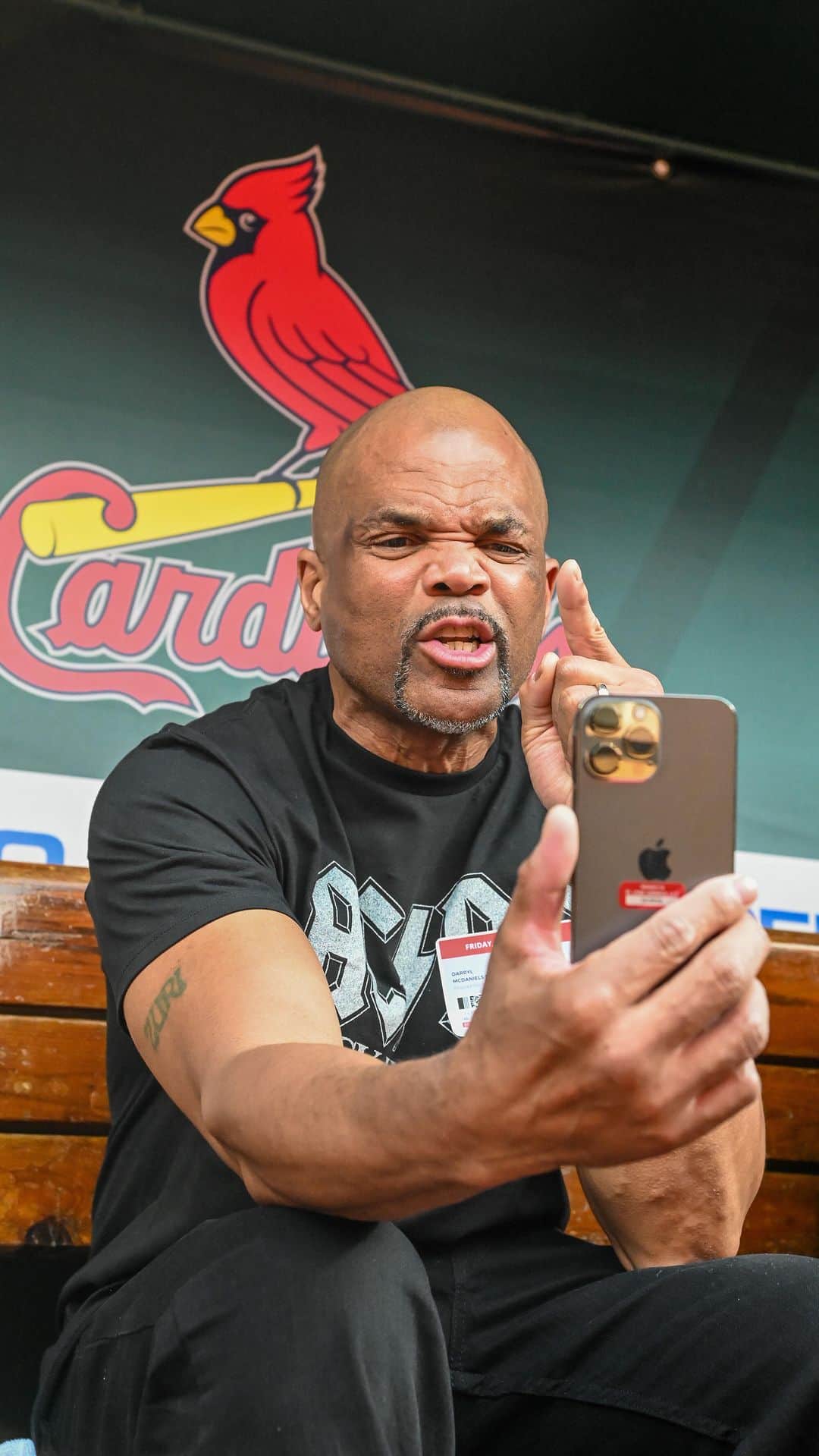 のインスタグラム：「Rocking and rolling and hipping and hopping with @kingdmc」