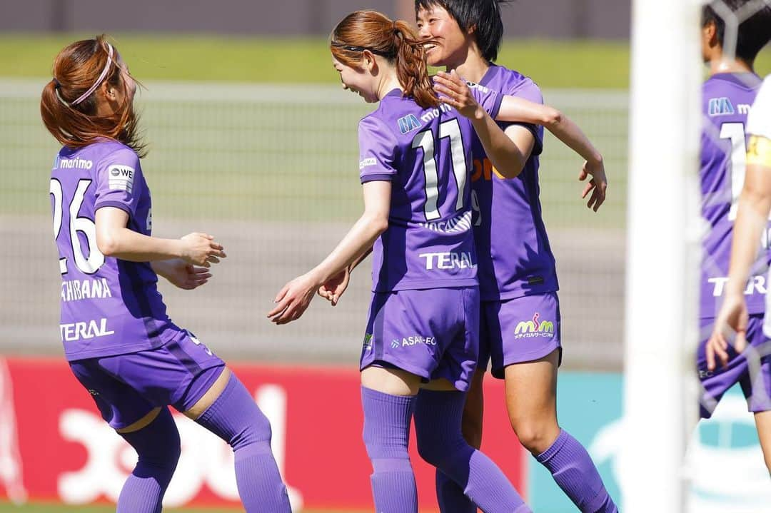 近賀ゆかりのインスタグラム：「Yogibo WE League 20  Game Day!!!!! 🆚 @nojimastella  ⏰ 14:00 kick off 🏟️相模原ギオンスタジアム  #weleague #サンフレッチェ広島レジーナ #サンフレファミリー　#共鳴」