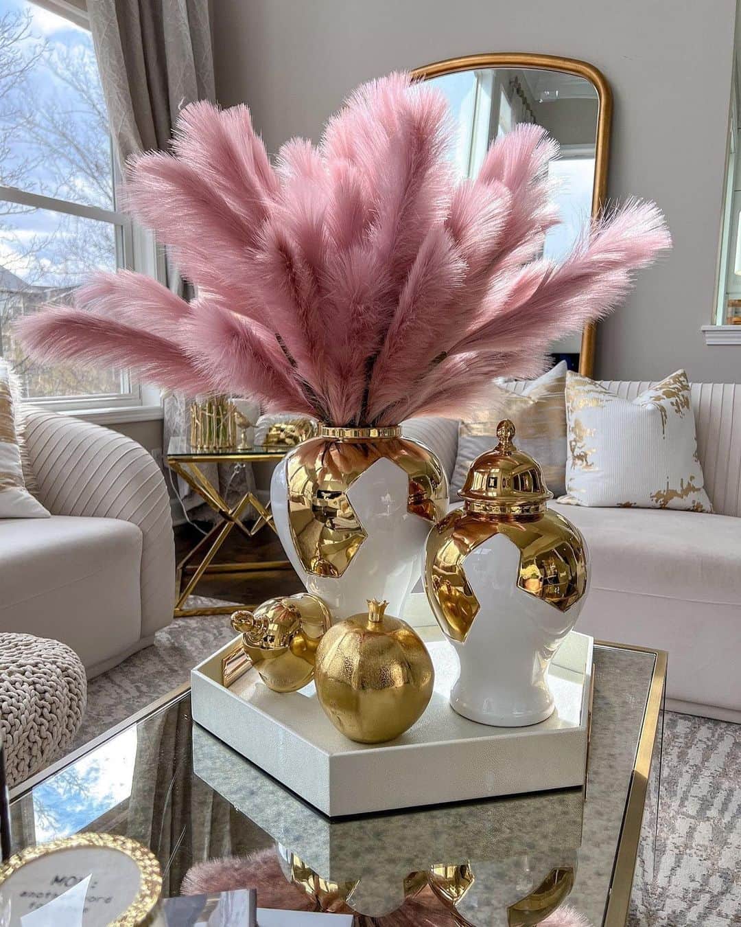 のインスタグラム：「Bold, beautiful ginger jars, designed to add a pop of magic to any room! Style them with stunning florals for an extra hint of color💐 Shop today at inspiremehomedecor.com link in bio or tap the photos!」