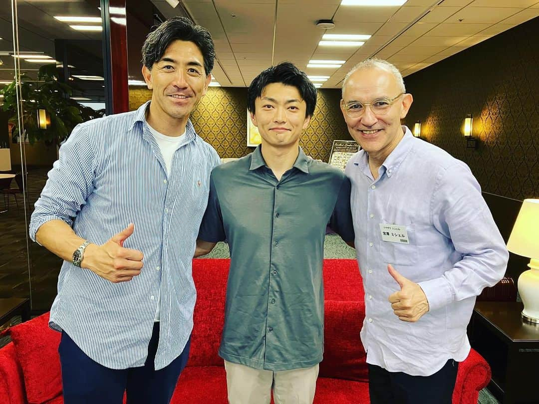 亀山耕平のインスタグラム：「先日は　#アチーブメント株式会社 様の研修会にて、宮澤ミシェルさん、G.G.佐藤さん @gg_sato_takahiko とご一緒させていただきました(^^)  サッカーの世界、野球の世界、そして解説の世界のお話を伺い、とても刺激的な時間となりました✨  ご縁に感謝しております！  #宮澤ミシェル #gg佐藤 #アチーブメント株式会社 #亀山耕平 #タートルパートナーズ #サッカー #野球 #体操 #サッカー解説者 #野球解説者 #体操解説者」