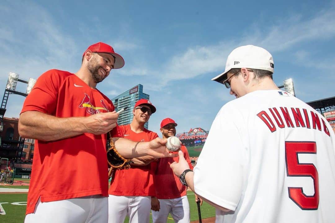 のインスタグラム：「It was our honor to partner with @makeawishamerica to grant your wish, CJ! Thanks for hanging out with us at the ballpark today!」