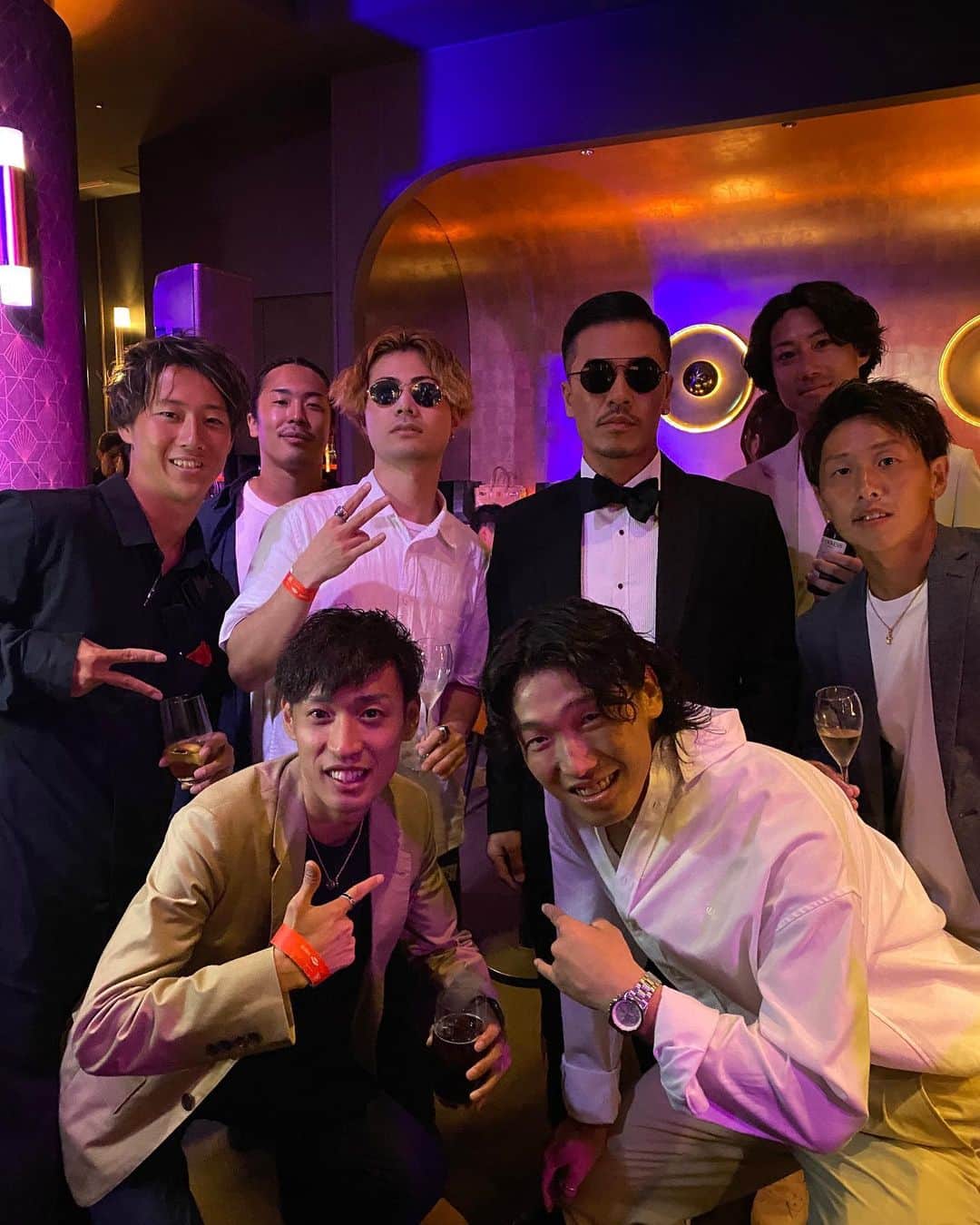 伊藤達彦のインスタグラム：「AK-69さんPresentsの「69Party」ご招待頂きありがとうございました。  小学生の時から聴いてました。 僕の人生を変えてくれた AK69さんに本当に感謝してます。  色々な方々とお話し出来て楽しかったです。ありがとうございました！ Hiphop好きな僕は天国でした(笑)  @ak69_official @ak69_staff  #69party  #地方馬がダービーを制す」