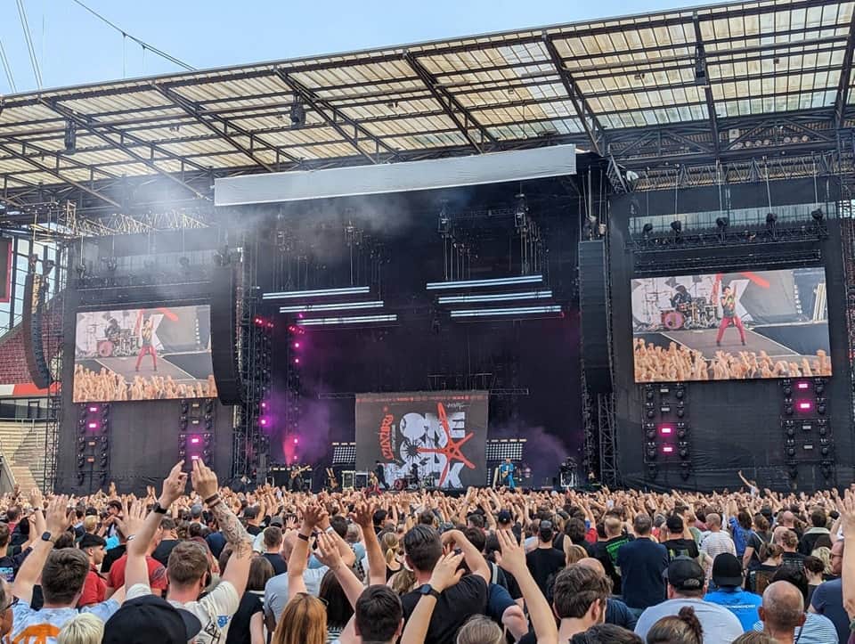 ONE OK ROCKさんのインスタグラム写真 - (ONE OK ROCKInstagram)「Cologne!! #ONEOKROCK # ...