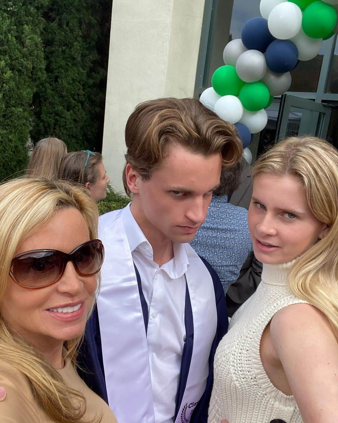 カミール・グラマーさんのインスタグラム写真 - (カミール・グラマーInstagram)「Congratulations to my son, Jude Grammer, upon his graduation from Pacifica Christian HS! @pacificasantamonica Well done Jude!🎓 So proud of you! I Love you! Pacifica Christian is a wonderful Highschool. My husband and I have been very impressed with this great school in the heart of Santa Monica.  #pacificasantamonica #graduation」6月10日 10時32分 - therealcamille