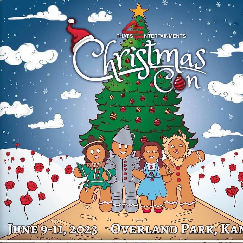 メリッサ・ジョーン・ハートさんのインスタグラム写真 - (メリッサ・ジョーン・ハートInstagram)「Kansas City #ChristmasCon! Here we go! Christmas in June! @thats4ent」6月10日 10時40分 - melissajoanhart