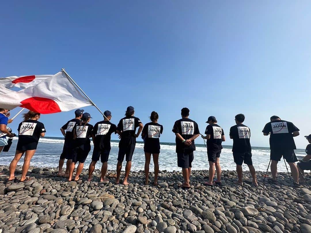稲葉玲王のインスタグラム：「@isasurfing World Surfing Games El Salvador🇸🇻  団体4位 個人は8位でした。 自力でオリンピック出場権を掴む事が出来ず悔しい結果になりましたが、 @naminori_japan コーチ陣、サポートスタッフ、最高なチーム🇯🇵で試合に挑めて楽しかったです。 夜遅い時間まで応援ありがとうございました🙏」