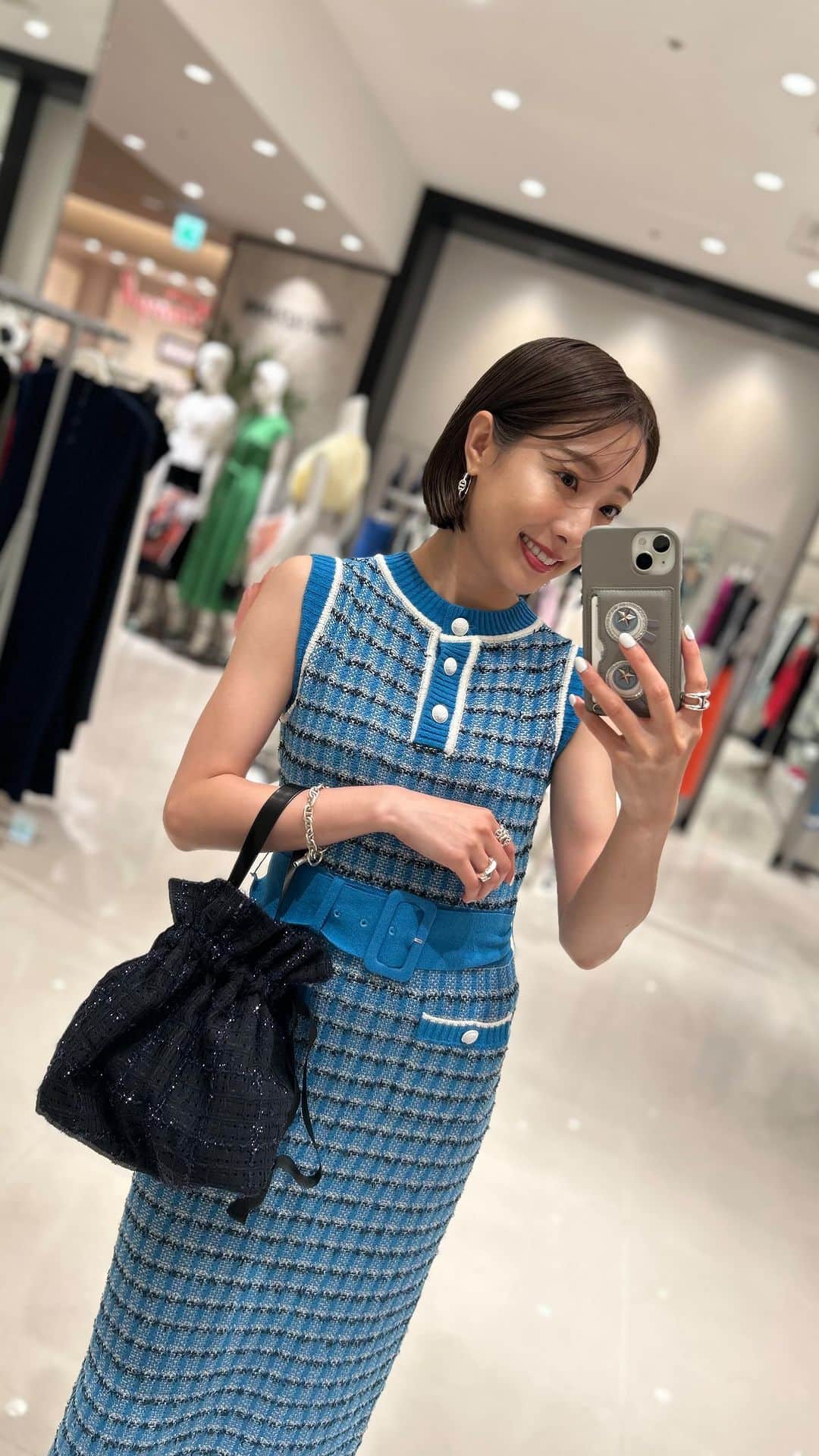 冨張愛のインスタグラム：「今日限定のギフトをご紹介☺️🎁」