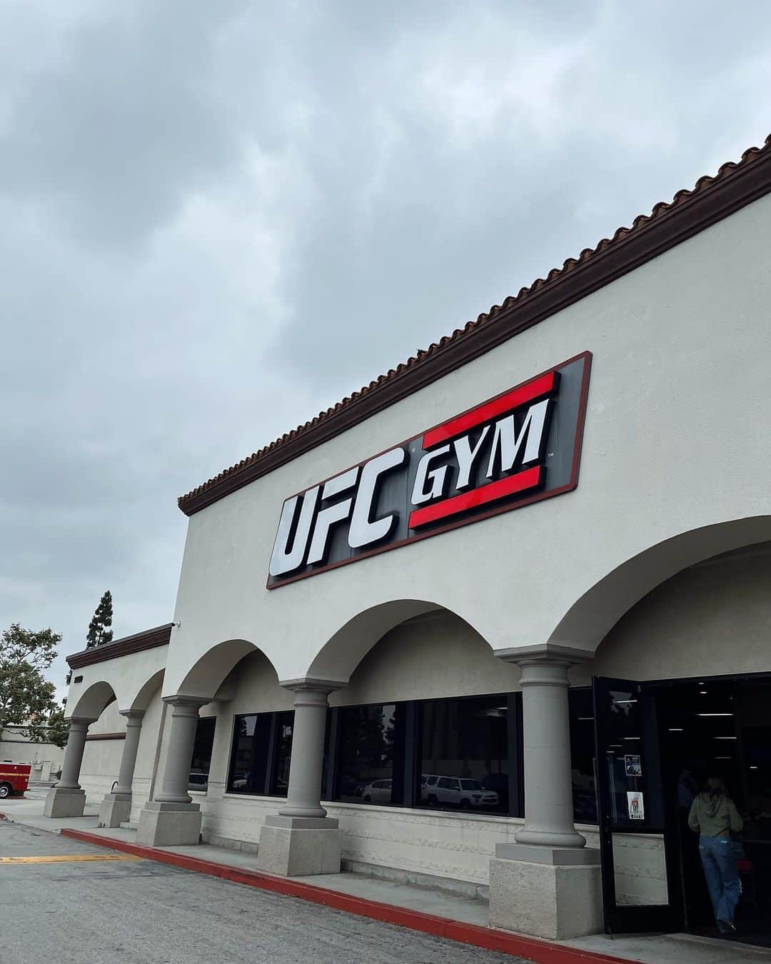 ニコライ・ラップさんのインスタグラム写真 - (ニコライ・ラップInstagram)「Thanks @ufcgymlamirada for the opportunity to train with you. Thanks @madmaxboxing for the boxing lesson and @minkimfit for the organisation! 🔥 I will come back 🥊😜」6月10日 11時13分 - nicolai.rapp