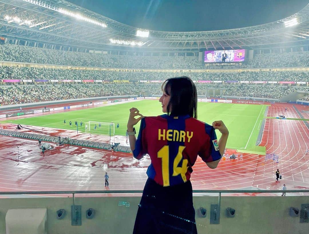 笹木香利さんのインスタグラム写真 - (笹木香利Instagram)「2019 ⇔ 2023  14. Thierry Daniel Henry   Welcom to Japan! Please come again! @fcbarcelona I want @Arsenal to come to Japan too.🤔」6月10日 11時19分 - kaorisasaki_official