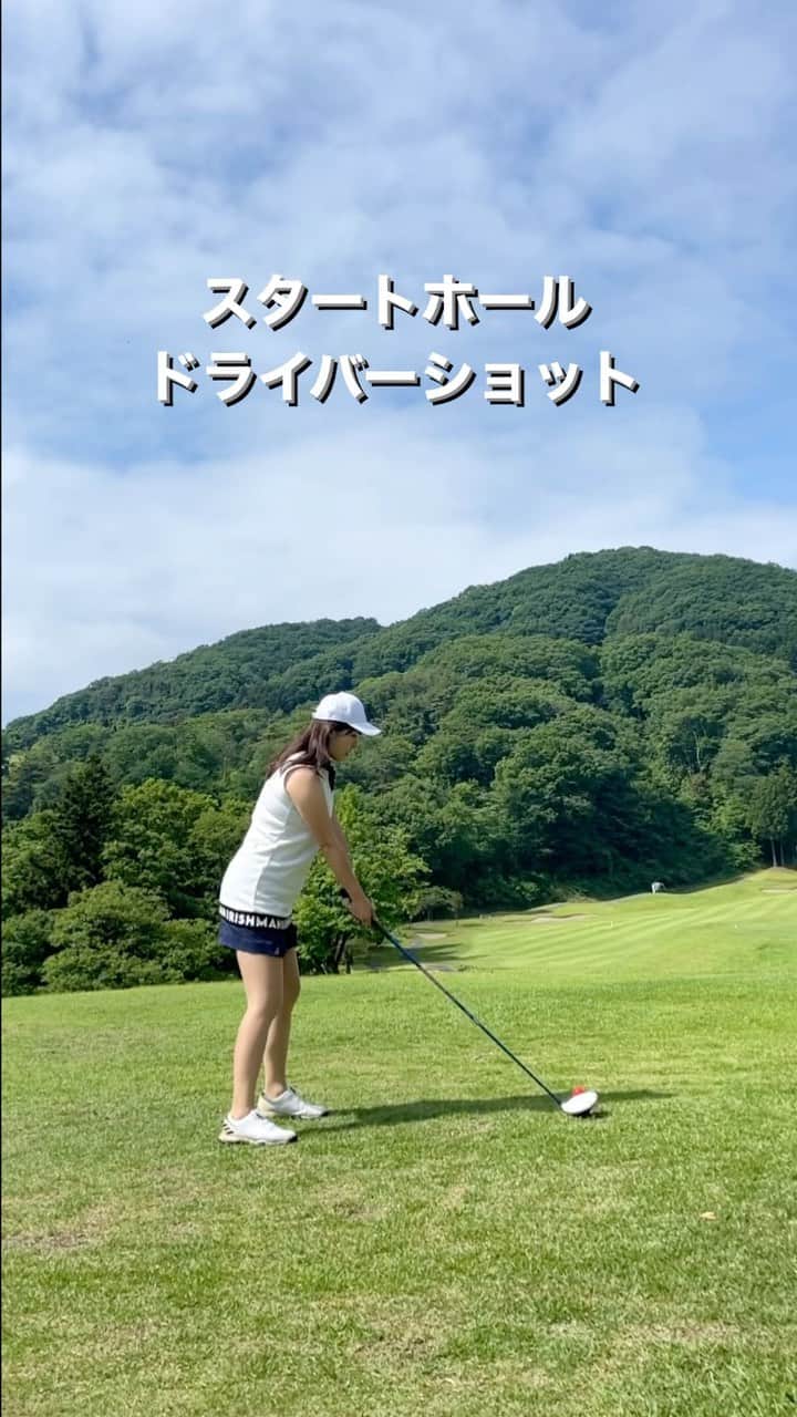 mikaのインスタグラム：「♥︎︎∗︎* スタートホール⛳️  ドキドキの朝イチショットは大成功✨ からの2打目でギリグリーンオン⛳️ からのロングパットがまさかで入って おはようバーディーだった🥳🙌  ハッピー♡  #ゴルフ #ゴルフ女子 #ドライバーショット #スイング動画 #golf #ラウンドイベント」